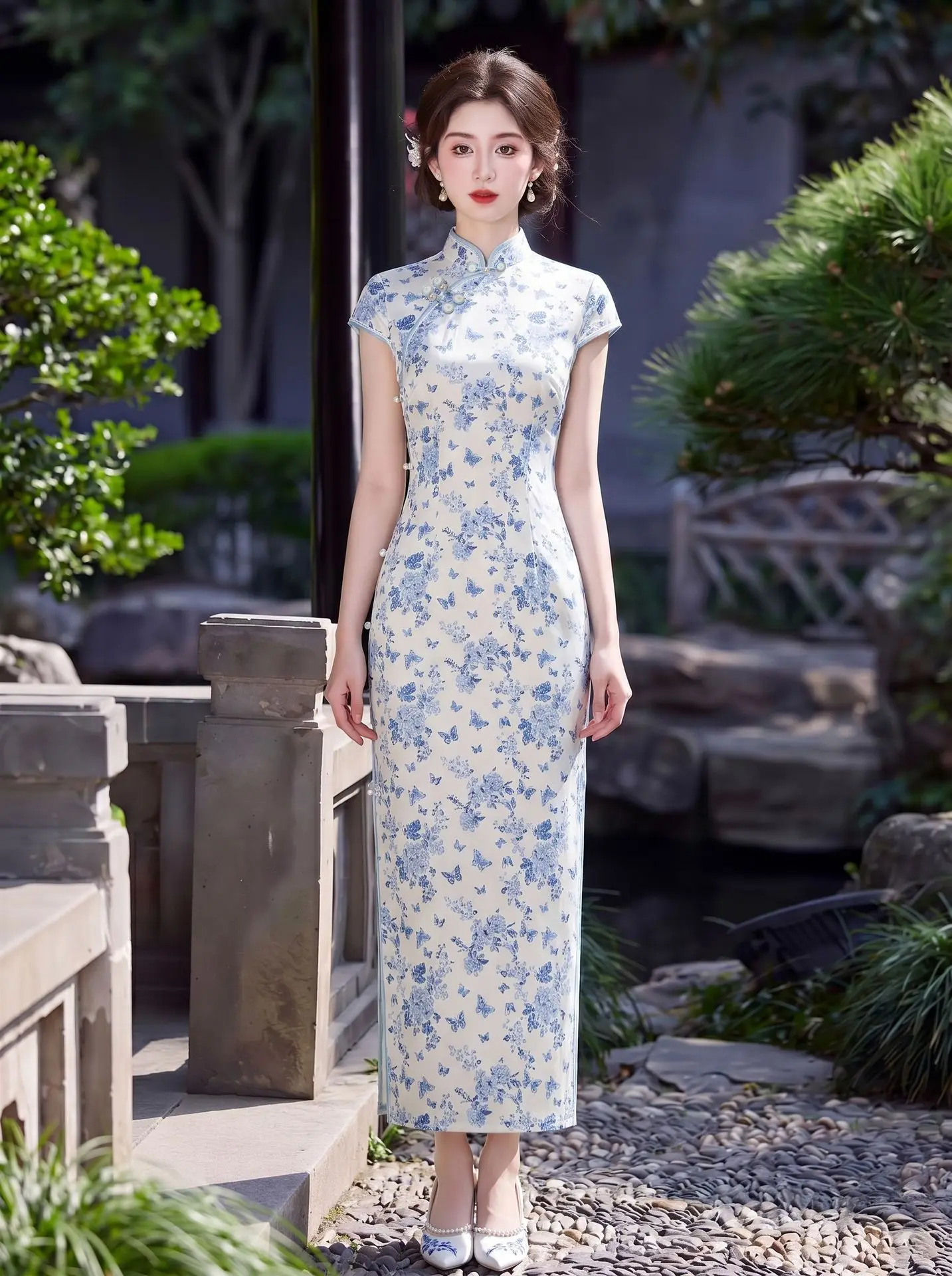Summer Blue White Chinese Style Cheongsam Improved Young Style Temperament Slim Fit Short Sleeve High-end Qipao
Summer Blue White Chinese Style Cheongsam Improved Young Style Temperament Slim Fit Short Sleeve High-end Qipao