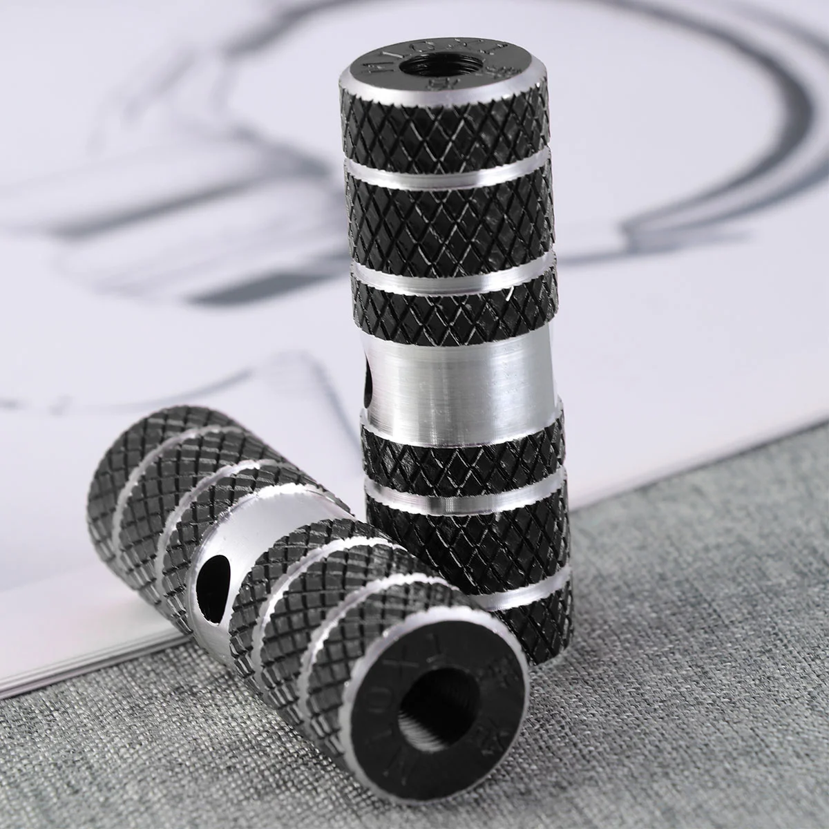 Bike Peg Stunt Footpeg Cylinder Pedal 9 5mm 10mm Quick Release Longer 0 5cm Axle Mountain Bike Accessories Aluminum Alloy
Bike Peg Stunt Footpeg Cylinder Pedal 9 5mm 10mm Quick Release Longer 0 5cm Axle Mountain Bike Accessories Aluminum Alloy