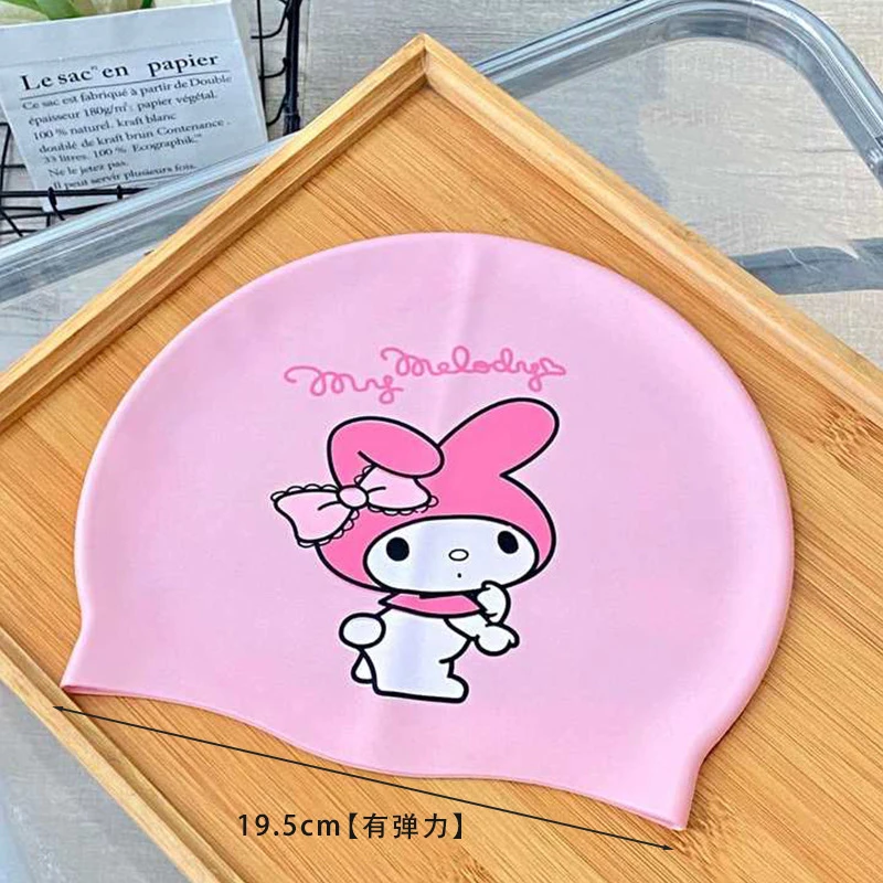 4 шт. кавайная Sanrio My Melody Kuromi Cinnamoroll для девушек летняя Плавательная шапочка из силикагеля водостойкая Аниме Фигурка праздничный подарок
4 шт. кавайная Sanrio My Melody Kuromi Cinnamoroll для девушек летняя Плавательная шапочка из силикагеля водостойкая Аниме Фигурка праздничный подарок