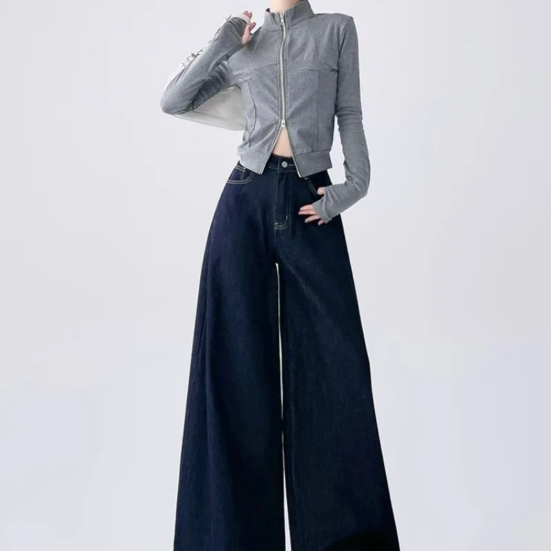 Ретро-брюки Темно-синие американские джинсы с широкими штанинами. Новинка весны 2025 года. Свободные брюки с высокой талией и высокой талией. Маленький свежий стиль.
Ретро-брюки Темно-синие американские джинсы с широкими штанинами. Новинка весны 2025 года. Свободные брюки с высокой талией и высокой талией. Маленький свежий стиль.