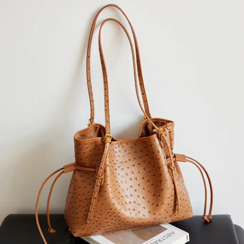 2026 New Texture Retro High-end Niche Bag Women's Trendy Fashion Underarm Bag Large Capacity Shoulder Tote Bag
2026 New Texture Retro High-end Niche Bag Women's Trendy Fashion Underarm Bag Large Capacity Shoulder Tote Bag