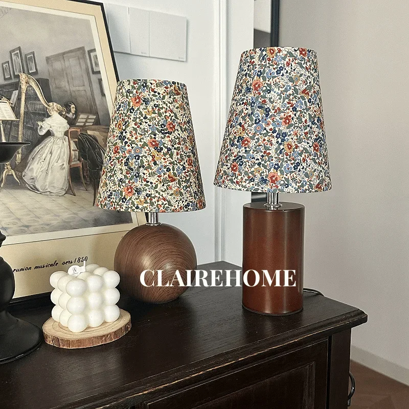 Vintage medieval style warm romantic French pastoral style bedroom bedside floral table lamp Internet celebrity ins
Vintage medieval style warm romantic French pastoral style bedroom bedside floral table lamp Internet celebrity ins