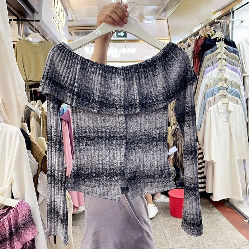 Осенне-зимний свитер в французскую полоску с рюшами на одно плечо и длинными рукавами, модный и универсальный топ
Осенне-зимний свитер в французскую полоску с рюшами на одно плечо и длинными рукавами, модный и универсальный топ