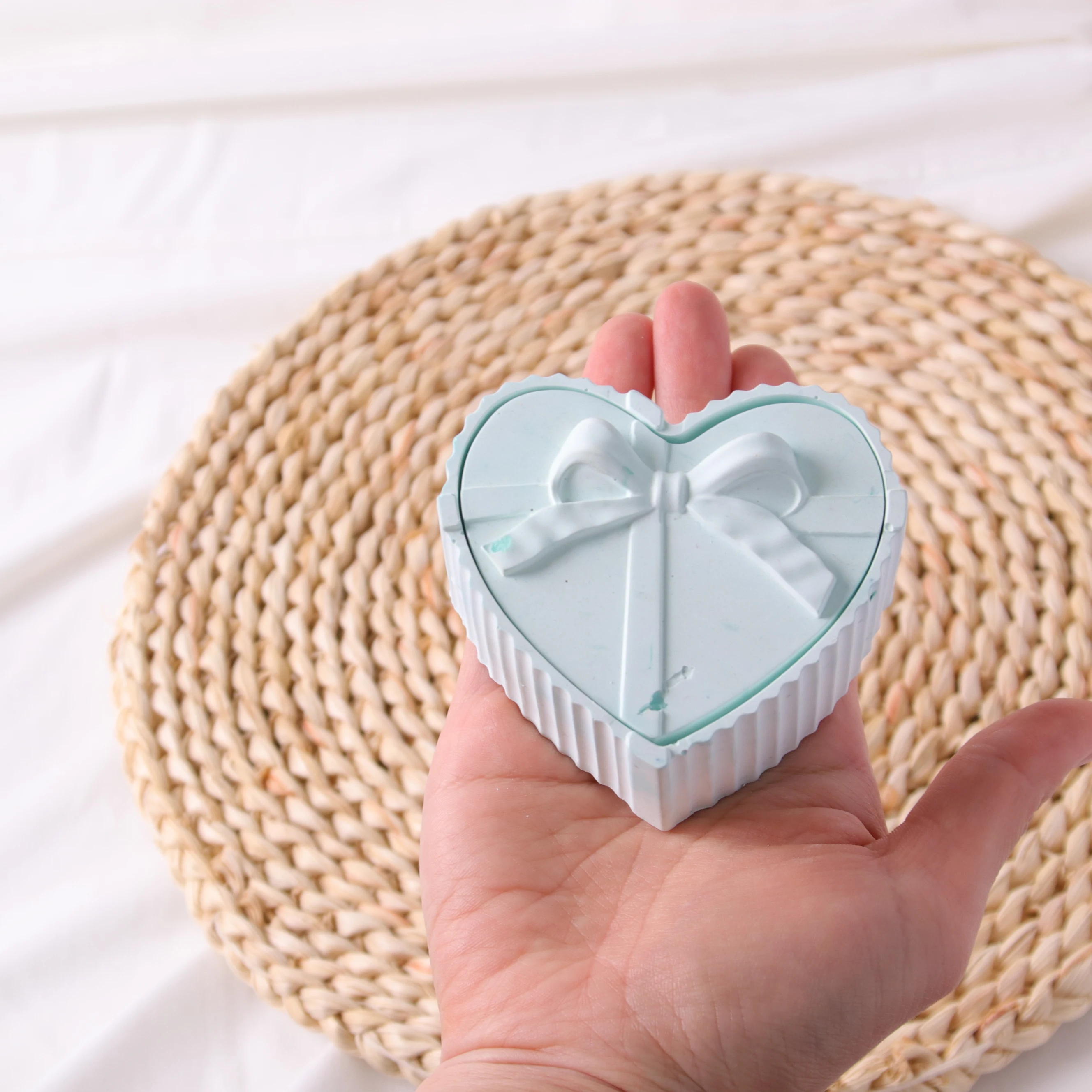 Heart Shape Plaster Box Silicone Molds Wedding Ring Gift Resin Boxes Unique Concrete Jewelry Box Plaster Mold Candle Jar Molds
Heart Shape Plaster Box Silicone Molds Wedding Ring Gift Resin Boxes Unique Concrete Jewelry Box Plaster Mold Candle Jar Molds