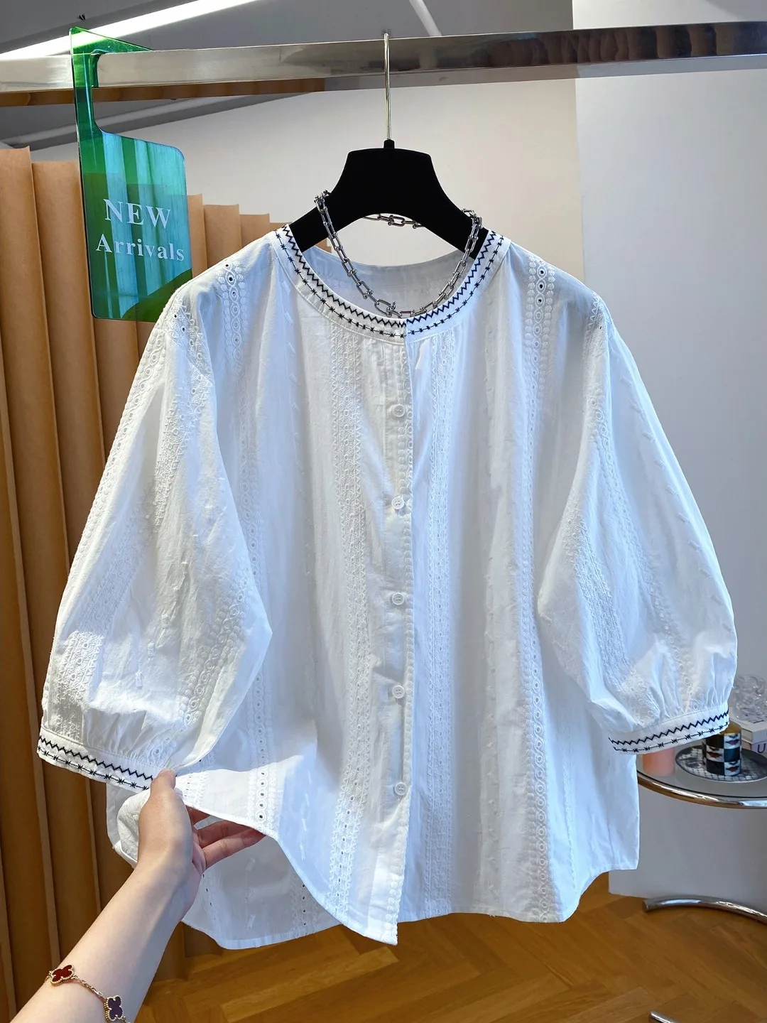 Heavy Embroidery White Seven-Quarter Sleeve Women's Shirt Loose Casual round Neck Pure Cotton Fashionable Top Summer 2026
Heavy Embroidery White Seven-Quarter Sleeve Women's Shirt Loose Casual round Neck Pure Cotton Fashionable Top Summer 2026