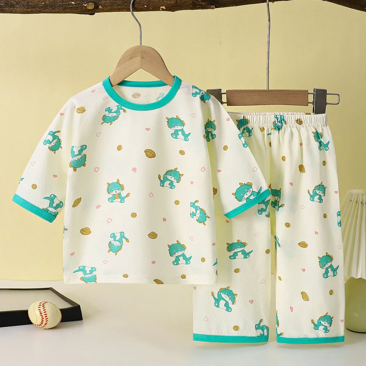 Children's Summer Thin Breathable Pajamas Three-quarter Sleeve Cartoon Print Clothing Set Sleepwear Boys Girls Casual Homewear
Children's Summer Thin Breathable Pajamas Three-quarter Sleeve Cartoon Print Clothing Set Sleepwear Boys Girls Casual Homewear
