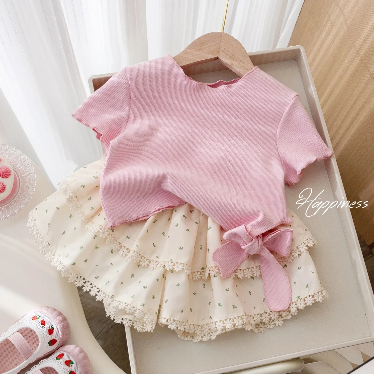 2pcs Girls Summer Pink Sets Solid O-neck Thin Stretch Pullover Tops Shirt+High Waist Floral Print Shorts Skirt 1-6Y Clothes Suit
2pcs Girls Summer Pink Sets Solid O-neck Thin Stretch Pullover Tops Shirt+High Waist Floral Print Shorts Skirt 1-6Y Clothes Suit