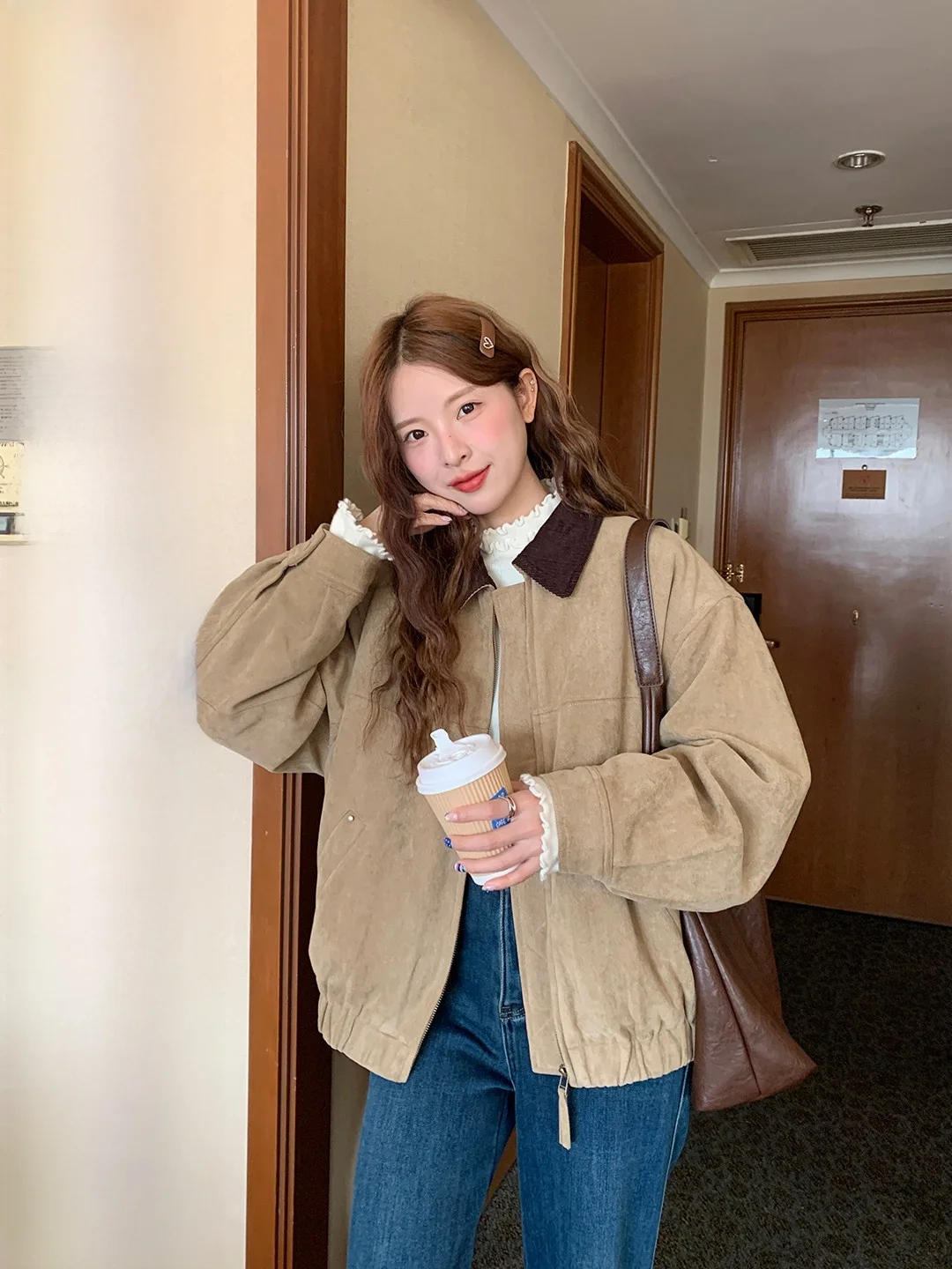 Women's Suede Velvet Jaet with Corduroy Collar Warm Gentle Top Zipper Closure Long Sve Thiened Polyester Fiber
Women's Suede Velvet Jaet with Corduroy Collar Warm Gentle Top Zipper Closure Long Sve Thiened Polyester Fiber