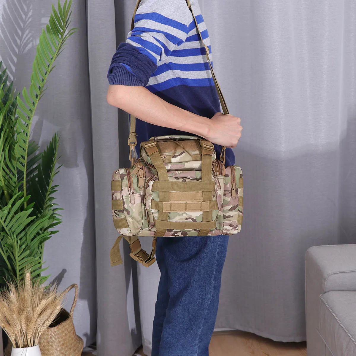 Large Capacity Fishing Bag Multi Pocket Water Resistant Nylon Gear Bag Reinforced Stitching Adjustable Shoulder Strap Removable 
Large Capacity Fishing Bag Multi Pocket Water Resistant Nylon Gear Bag Reinforced Stitching Adjustable Shoulder Strap Removable