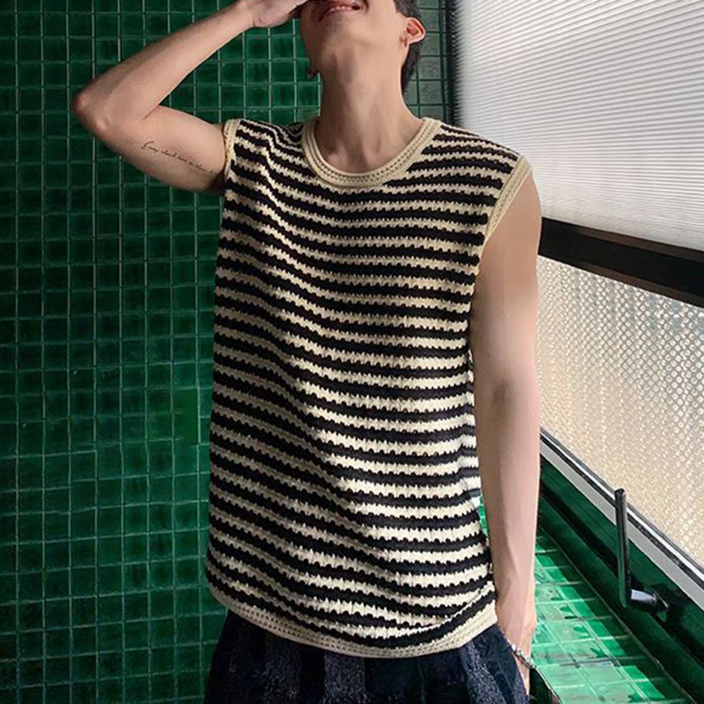 Mens Striped Casual Sleeveless Knitted Vest 2024 New Summer Streetwear Loose Sexy Simple Retro Personalized Tank Top Unisex
Mens Striped Casual Sleeveless Knitted Vest 2024 New Summer Streetwear Loose Sexy Simple Retro Personalized Tank Top Unisex