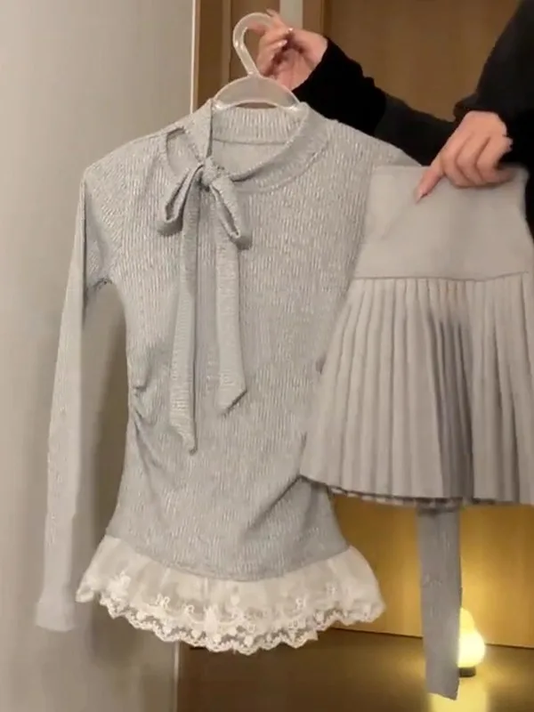 Комплект из кружевного трикотажного топа и юбки Miu Sle для женщин, новинка ранней осени 2025, маленький размер, в стиле французского шик, комплект для отдыха
Комплект из кружевного трикотажного топа и юбки Miu Sle для женщин, новинка ранней осени 2025, маленький размер, в стиле французского шик, комплект для отдыха