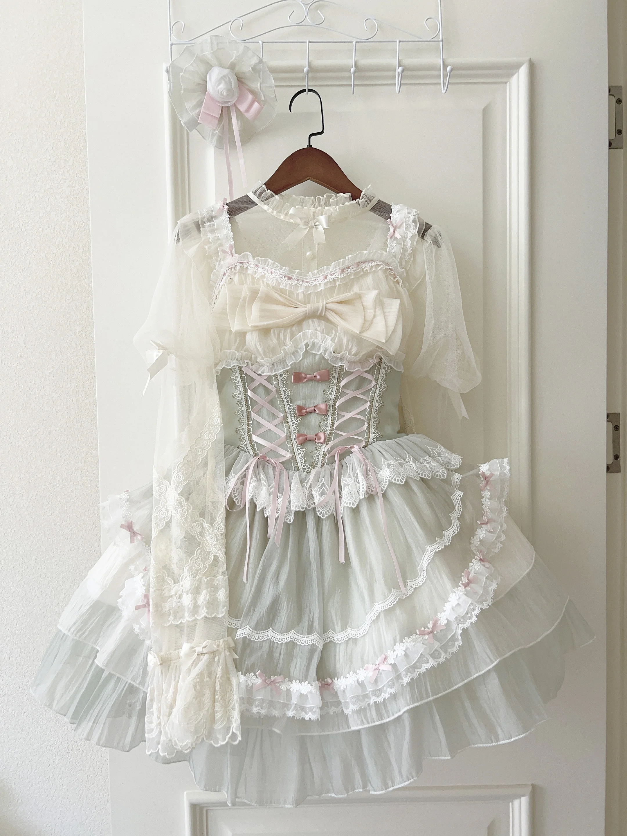 Платье для свадьбы, дня рождения в стиле "Лолита"
Платье для свадьбы, дня рождения в стиле "Лолита"