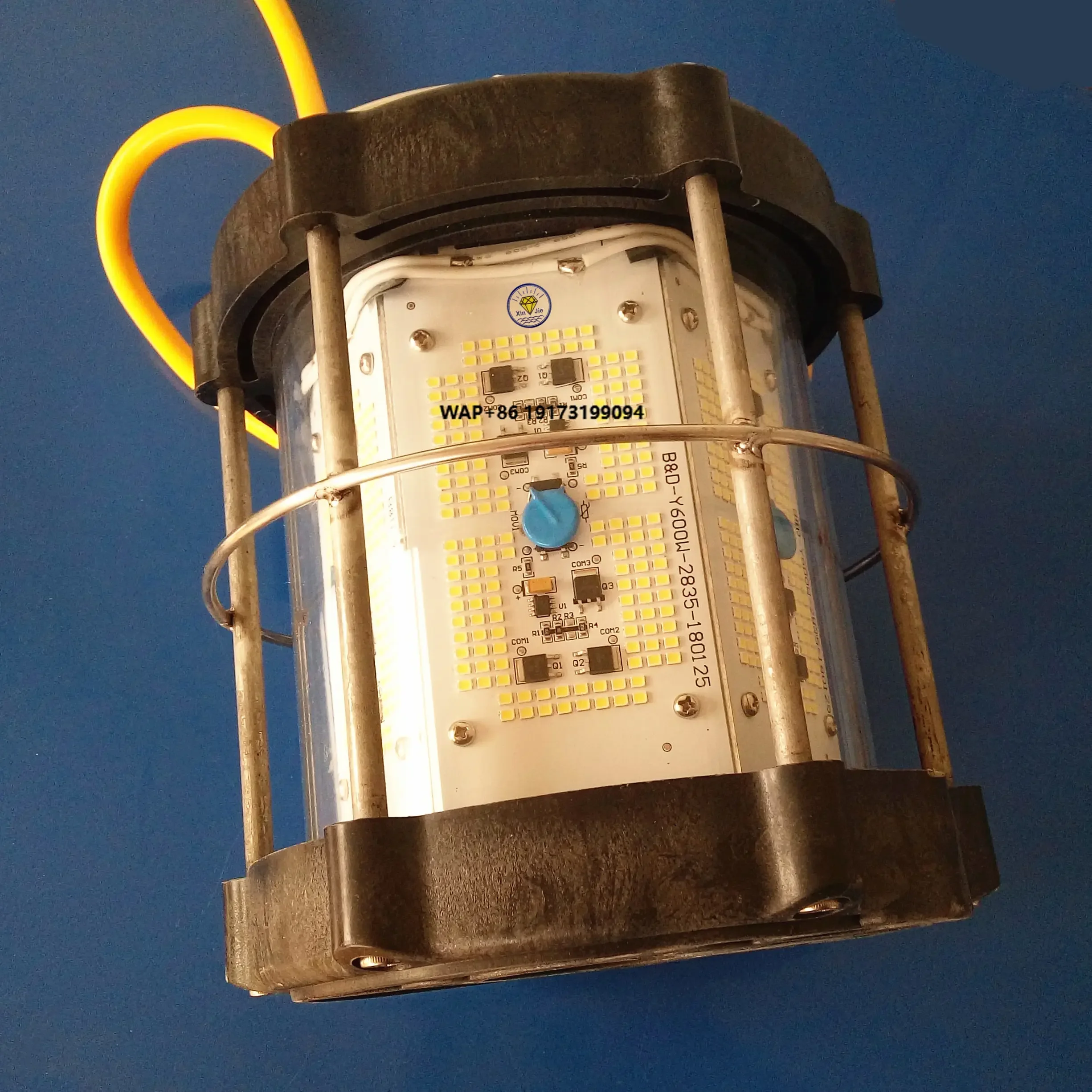 LED Fishing Lamp Underwater 1000w 2000w 3000w Green Color Warm White Cold White in Ocean Sea
LED Fishing Lamp Underwater 1000w 2000w 3000w Green Color Warm White Cold White in Ocean Sea