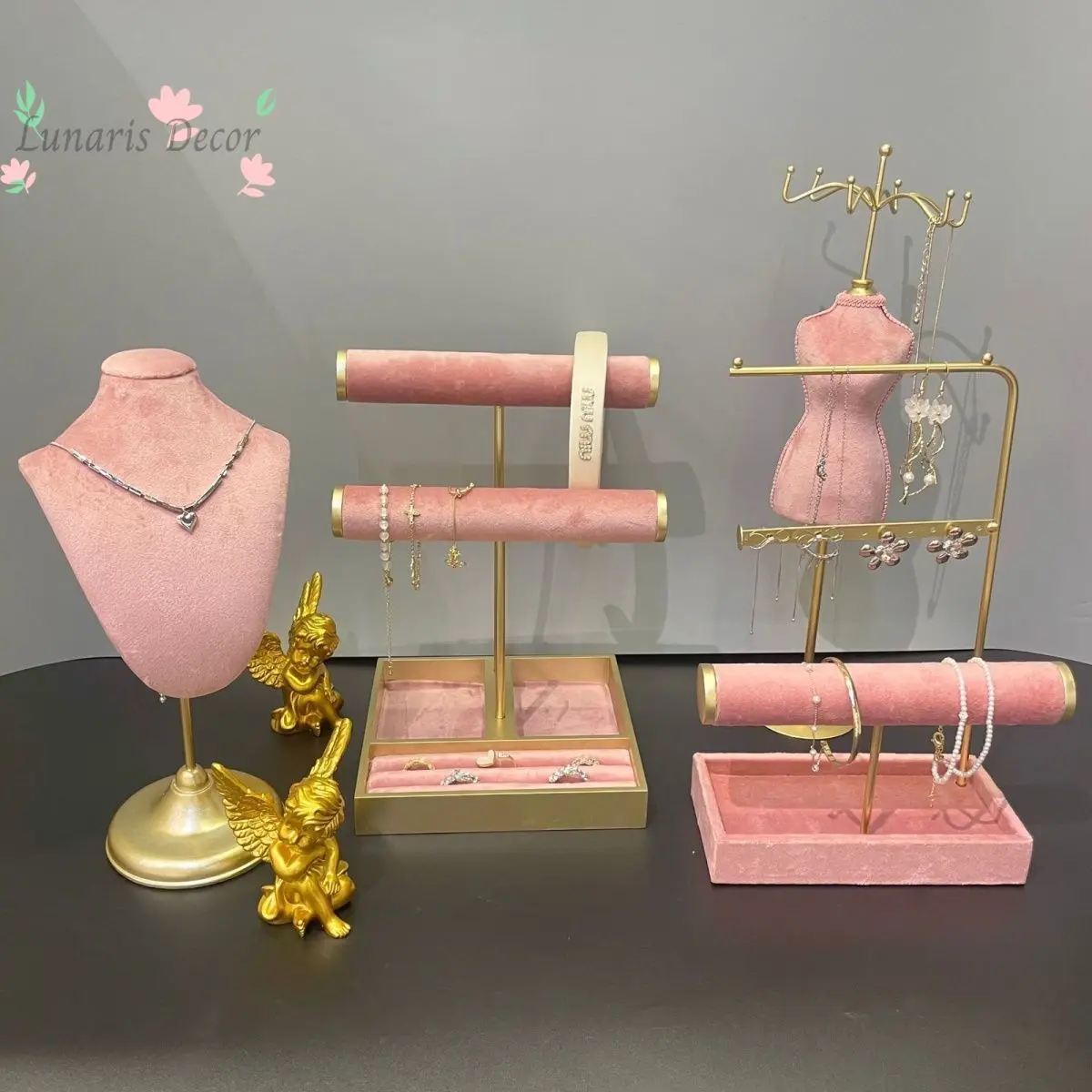 Light luxury jewelry display rack, high-end storage necklace, earrings, jewelry, watches, bracelets, and bracelets
Light luxury jewelry display rack, high-end storage necklace, earrings, jewelry, watches, bracelets, and bracelets