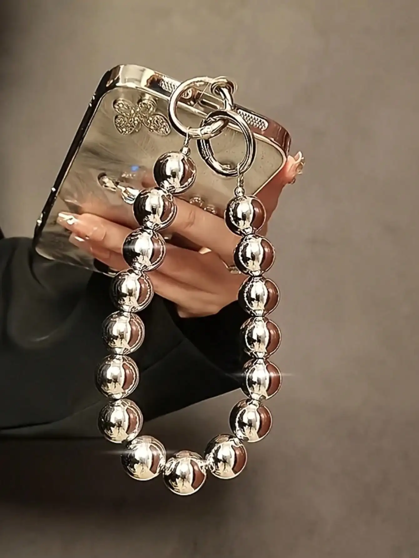 1pc Creative Silver Bead Detachable Wrist Strap, Cell Phone Case Lanyard, Key Chain, Bag Accessory
1pc Creative Silver Bead Detachable Wrist Strap, Cell Phone Case Lanyard, Key Chain, Bag Accessory