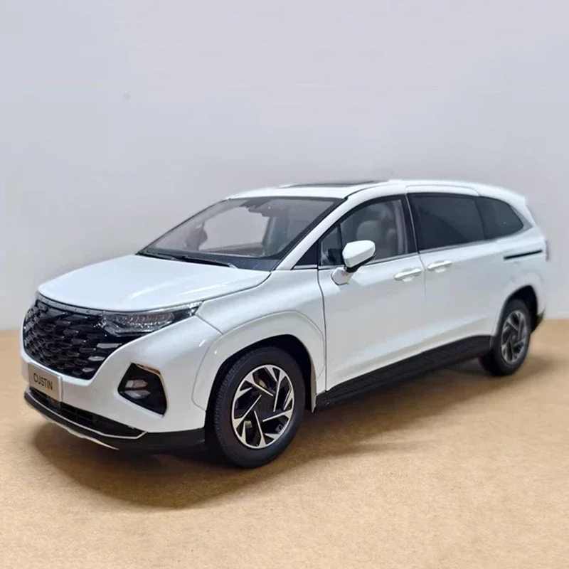 1:18 Hyundai Custo MPV Diecast Model Car Simulation Business Vehicle Kusuto High-End Collection Hobby Gift for Adults Collectors
1:18 Hyundai Custo MPV Diecast Model Car Simulation Business Vehicle Kusuto High-End Collection Hobby Gift for Adults Collectors