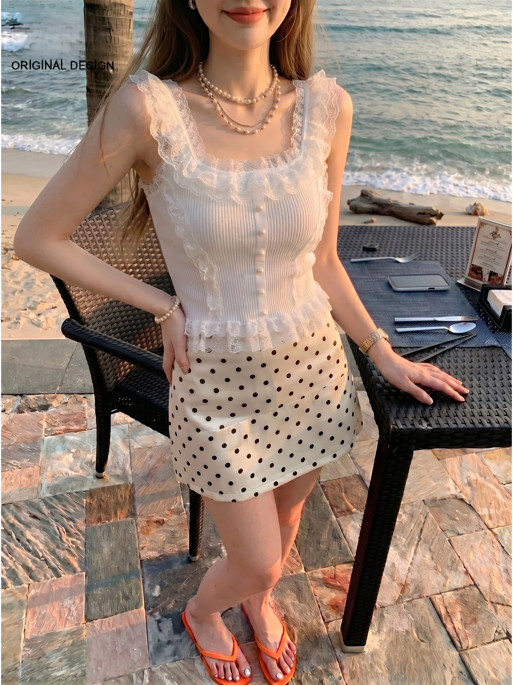 Pure Desire Sweet Spicy Lace Trim Halter Vest Set Women's 2026 New Summer Polka Dot Wrap Short Skirt Two Piece Set Casual Style
Pure Desire Sweet Spicy Lace Trim Halter Vest Set Women's 2026 New Summer Polka Dot Wrap Short Skirt Two Piece Set Casual Style