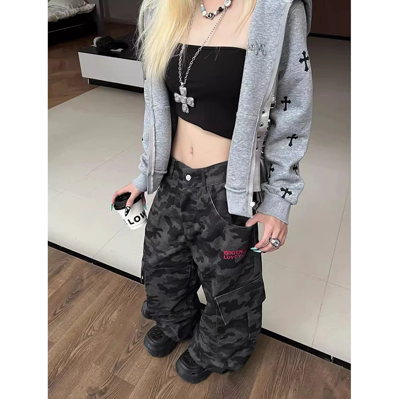 YIBASHU женские камуфляжные Y2k джинсы-карго Harajuku мешковатые джинсовые брюки винтажные японские стильные джинсовые брюки большого размера 2000-х годов одежда
YIBASHU женские камуфляжные Y2k джинсы-карго Harajuku мешковатые джинсовые брюки винтажные японские стильные джинсовые брюки большого размера 2000-х годов одежда