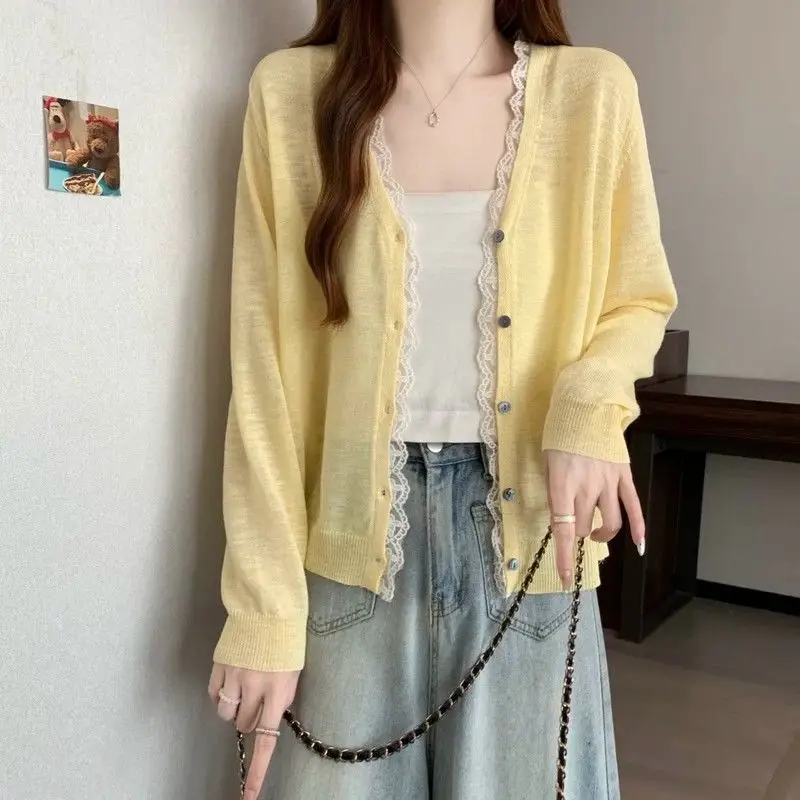 Large-sized ice silk long-sleeved knitted cardigan women thin summer shawl paired sun-protective smock hide flesh make slimmer
Large-sized ice silk long-sleeved knitted cardigan women thin summer shawl paired sun-protective smock hide flesh make slimmer