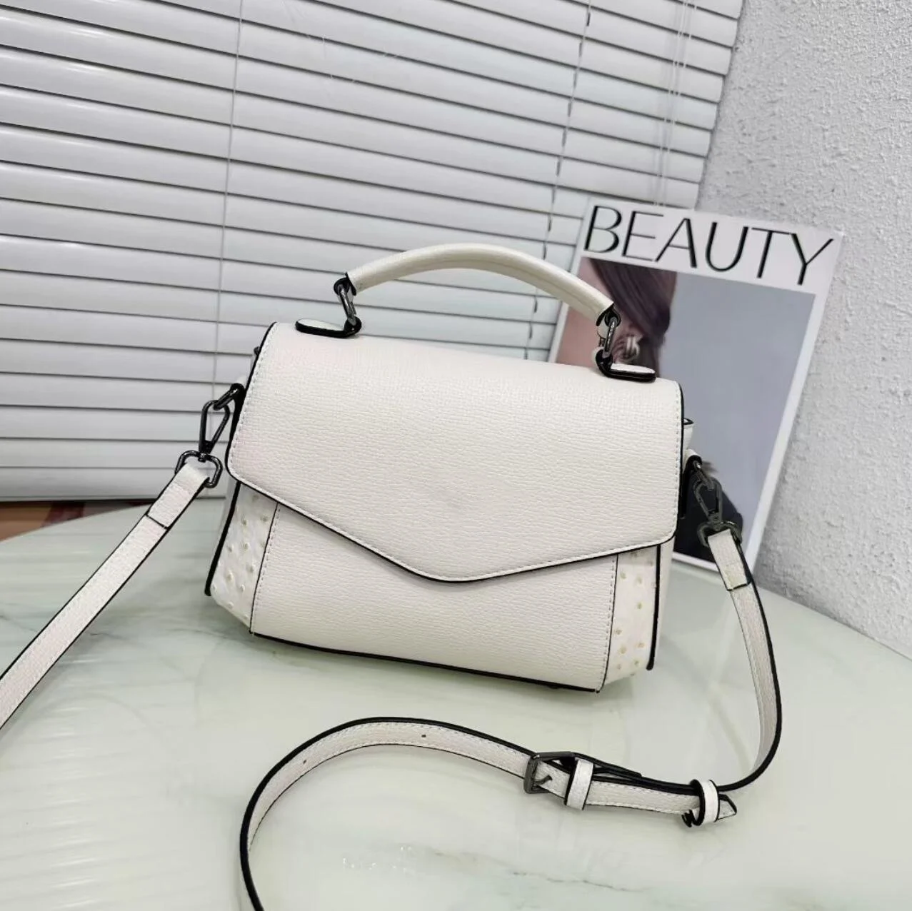 Vintage Brown Genuine Leather Shoulder Bag Long Handle Rectangle Bowling Handbag Daily Commuter Underarm Purse for Women gab pradaeS
Vintage Brown Genuine Leather Shoulder Bag Long Handle Rectangle Bowling Handbag Daily Commuter Underarm Purse for Women gab pradaeS