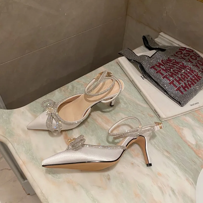Women High Heel Sandals Fashion Rhinestone Ankle Strap Design High Heel Sandals Temperament Pointe Bow Crystal High Heel Sandals
Women High Heel Sandals Fashion Rhinestone Ankle Strap Design High Heel Sandals Temperament Pointe Bow Crystal High Heel Sandals