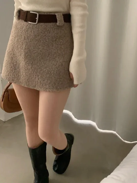 Korean Sle Thiened Woolen A-Line Skirt with Belt for Women High Waist Slimming Faionable Casual ort Skirt
Korean Sle Thiened Woolen A-Line Skirt with Belt for Women High Waist Slimming Faionable Casual ort Skirt