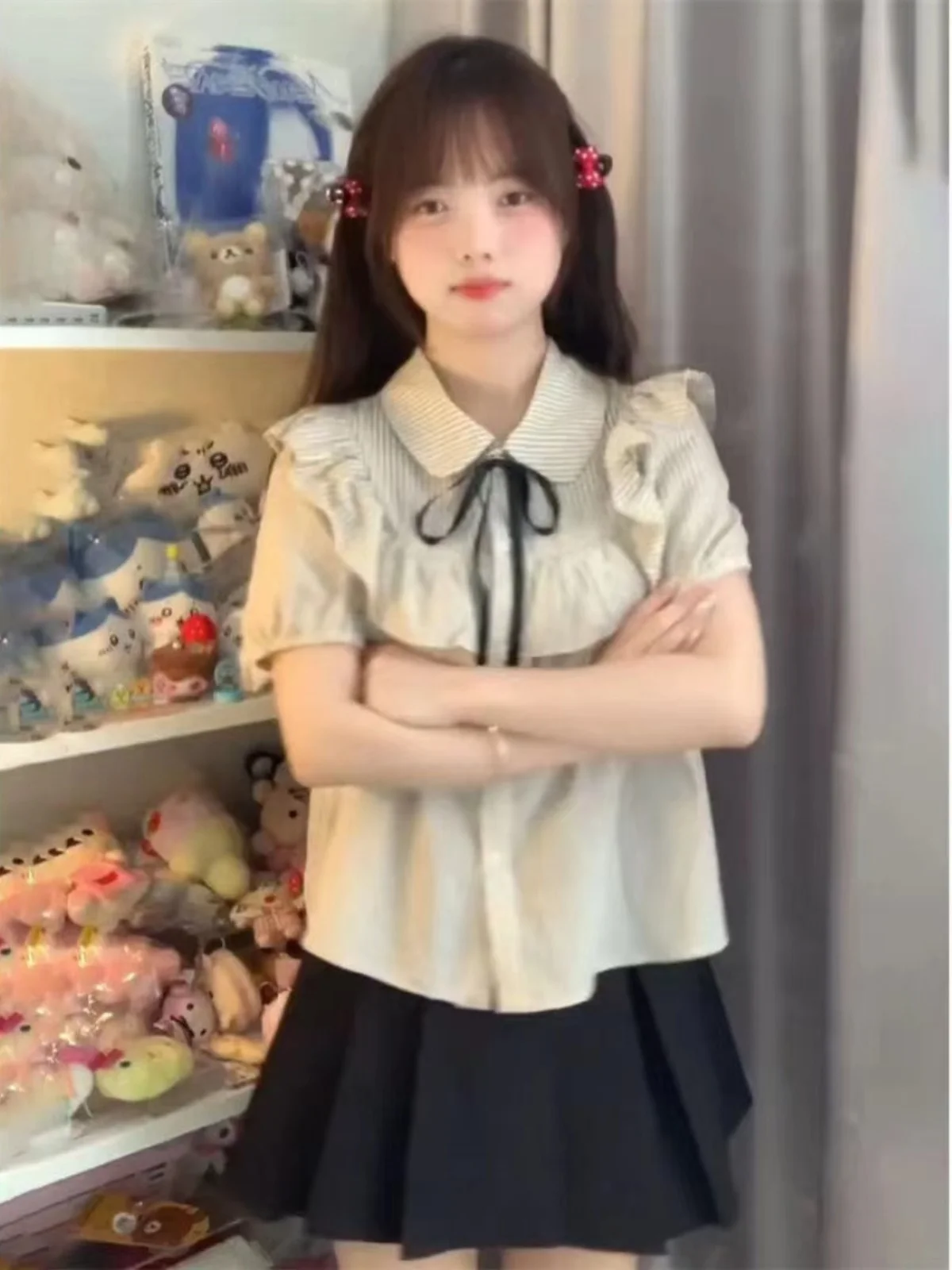 Korean Style Sweet Small Size Bubble Sleeve Striped Shirt Women's High Waist Slimming Pleated Short Skirt Two Piece Set
Korean Style Sweet Small Size Bubble Sleeve Striped Shirt Women's High Waist Slimming Pleated Short Skirt Two Piece Set