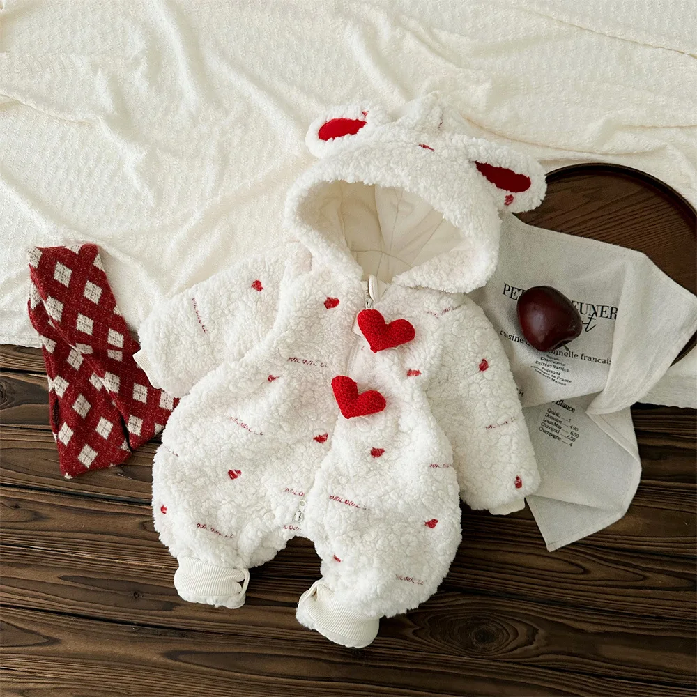 Новая зимняя одежда baby love to keep warm, утолщенная для маленьких девочек, полнолуние и 100-дневный, цельный комбинезон Мао Мао.
Новая зимняя одежда baby love to keep warm, утолщенная для маленьких девочек, полнолуние и 100-дневный, цельный комбинезон Мао Мао.