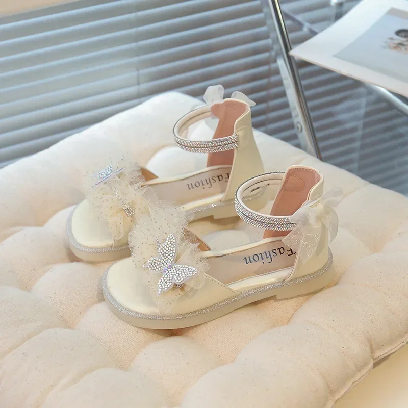 Girls Casual Shoes Lace Bows Pleated Elegant Kids Princess Shoes Casual Soft Sole 2025 Summer New Children Sandals for Vacation
Girls Casual Shoes Lace Bows Pleated Elegant Kids Princess Shoes Casual Soft Sole 2025 Summer New Children Sandals for Vacation