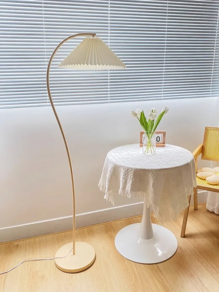 Cream wind living room sofa side floor lamp French bedroom pleated atmosphere vertical
Cream wind living room sofa side floor lamp French bedroom pleated atmosphere vertical