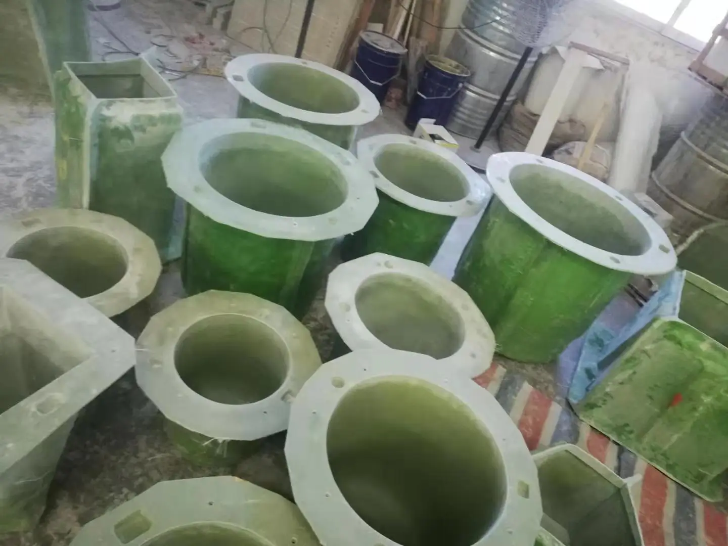 Large cement concrete flowerpot; glass fiber outdoor garden house building decoration mold 
Large cement concrete flowerpot; glass fiber outdoor garden house building decoration mold