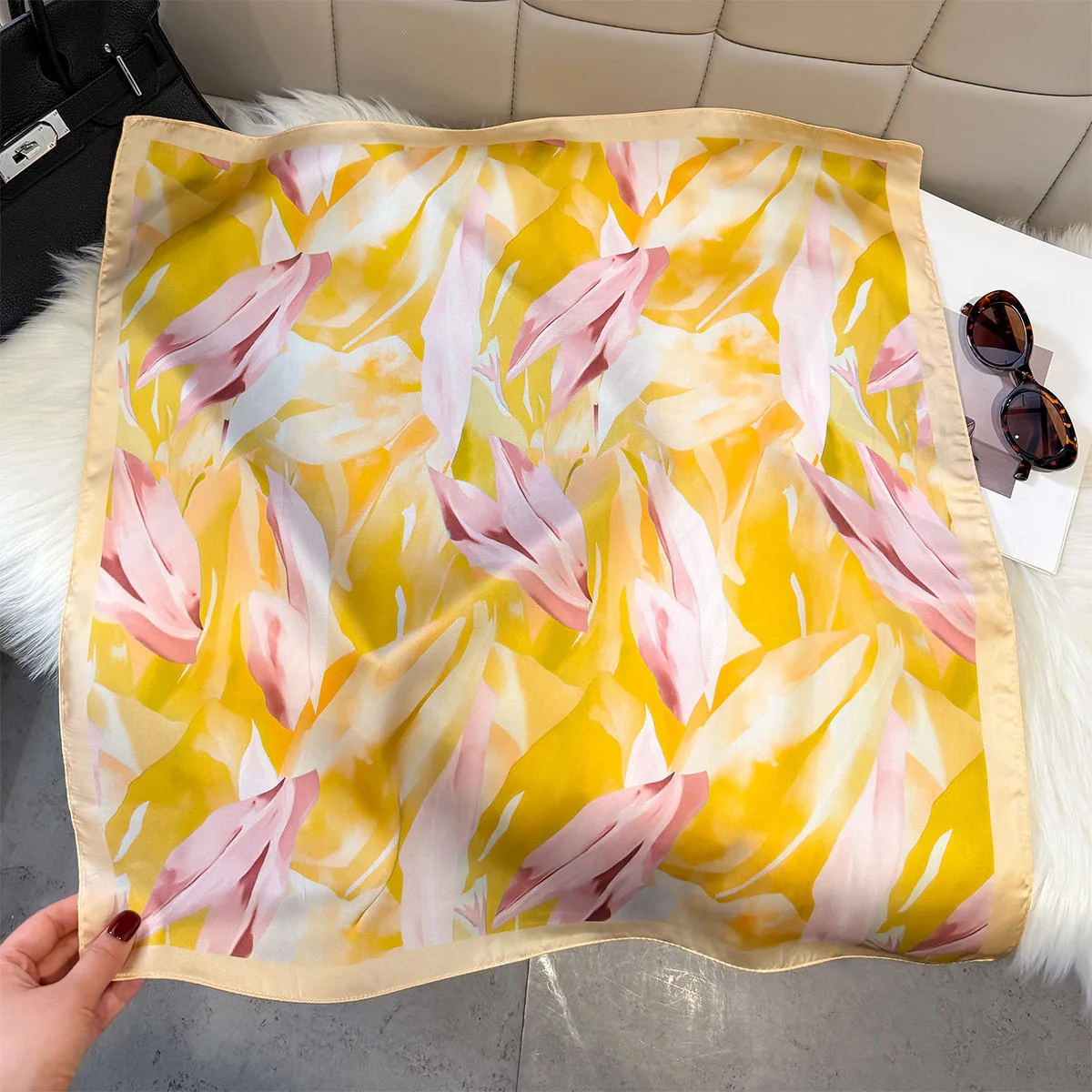 2026 65x65cm Luxury Silk Shawl Square Scarf for Women Satin Fashion Wraps Neckerchief Female Hair Bands Ribbon Headband Bandana
2026 65x65cm Luxury Silk Shawl Square Scarf for Women Satin Fashion Wraps Neckerchief Female Hair Bands Ribbon Headband Bandana
