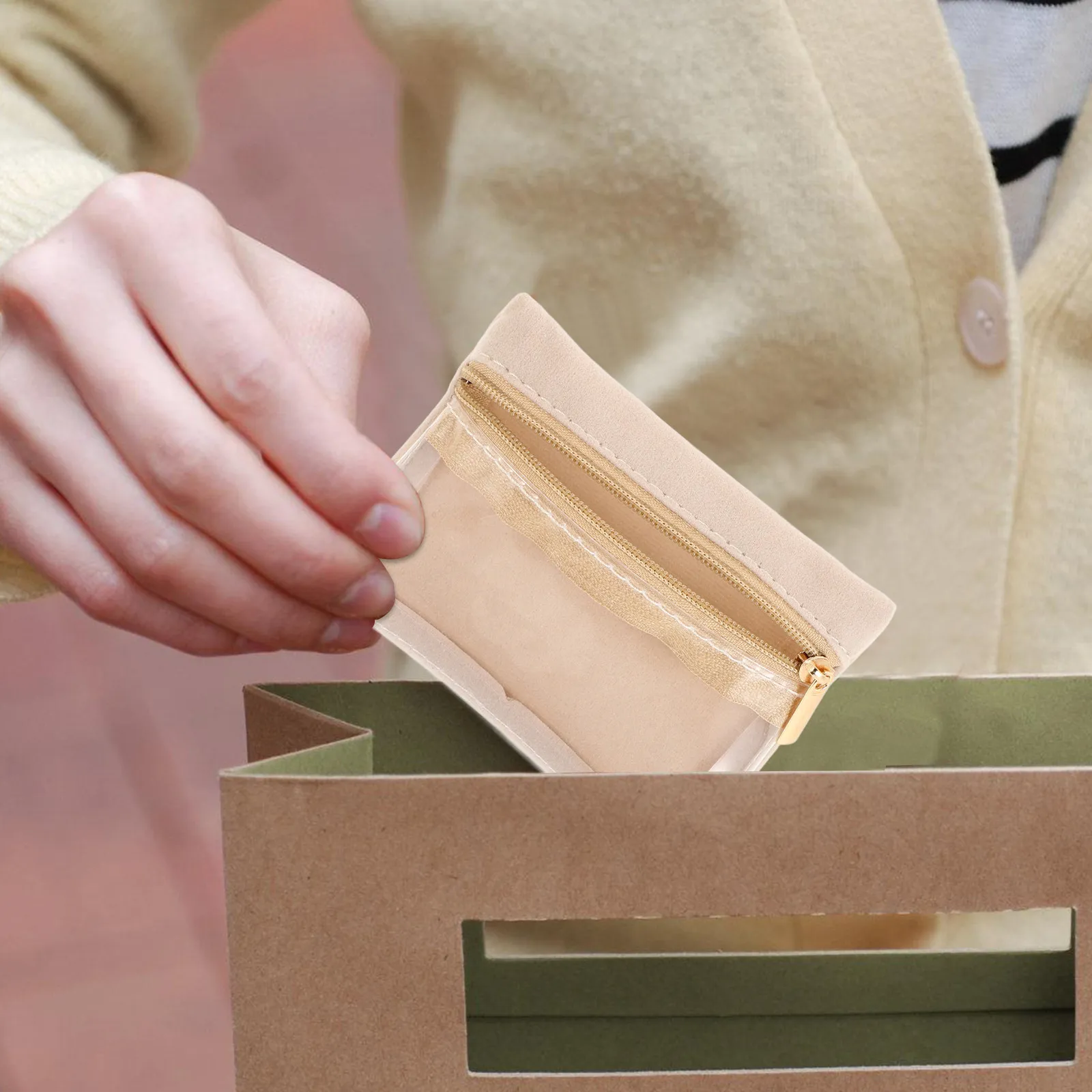 Mini Jewelry Storage Pouch Clear Travel Organizer for Earrings Rings Bracelets Zipper Compartment Portable Case Small Makeup Bag
Mini Jewelry Storage Pouch Clear Travel Organizer for Earrings Rings Bracelets Zipper Compartment Portable Case Small Makeup Bag