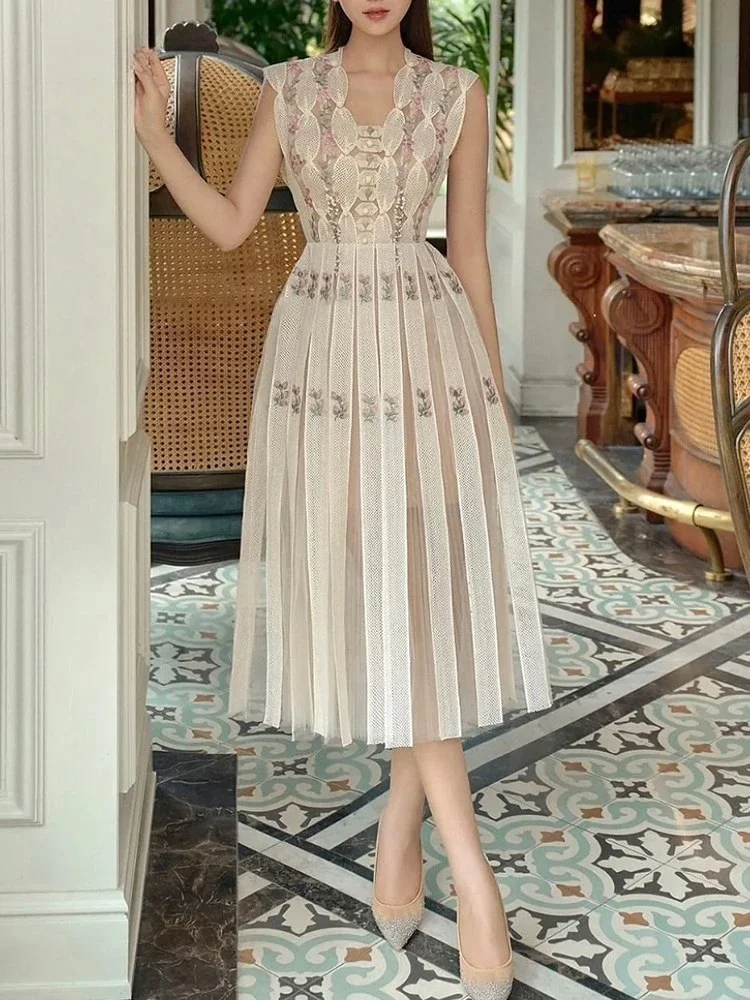 2024 Print Floral Patchwork Lace Elegant Dress for Women V Neck Sleeveless High Waist Lined Temperament Dresses Female Fashion
2024 Print Floral Patchwork Lace Elegant Dress for Women V Neck Sleeveless High Waist Lined Temperament Dresses Female Fashion