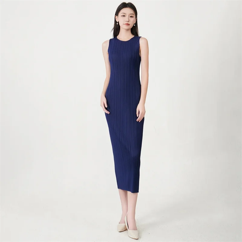 Women's Dress New Fashion Pleated Dress Female Joker Sleeveless Long Straight Hip One-step Sleeveless Round Neck Beautiful Dress
Women's Dress New Fashion Pleated Dress Female Joker Sleeveless Long Straight Hip One-step Sleeveless Round Neck Beautiful Dress