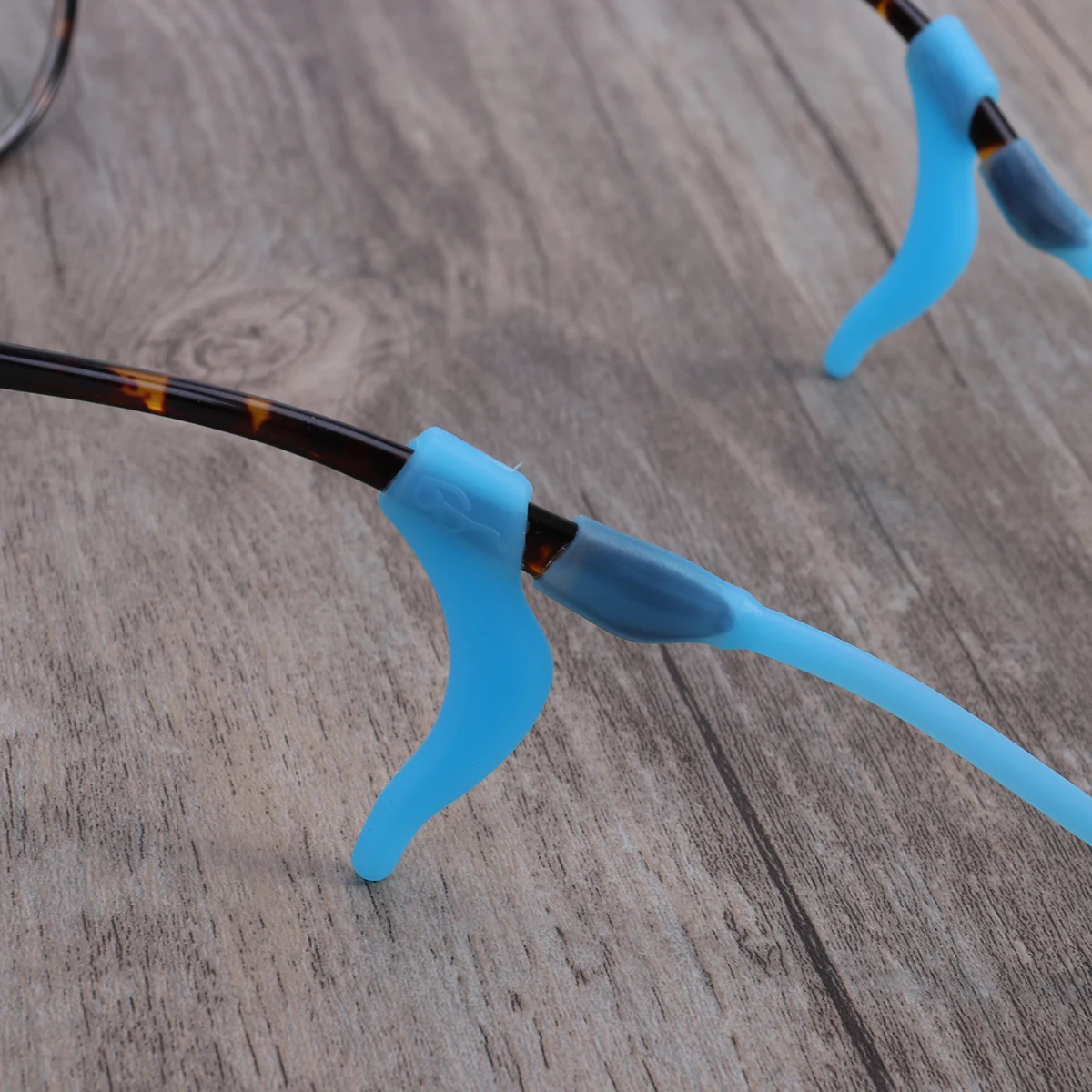 5 set Anti-Slip Eyeglass Strap Glasses Hook Set Silicone Ear Lock Temple Tips Sweatproof Lightweight Comfortable For Biking
5 set Anti-Slip Eyeglass Strap Glasses Hook Set Silicone Ear Lock Temple Tips Sweatproof Lightweight Comfortable For Biking