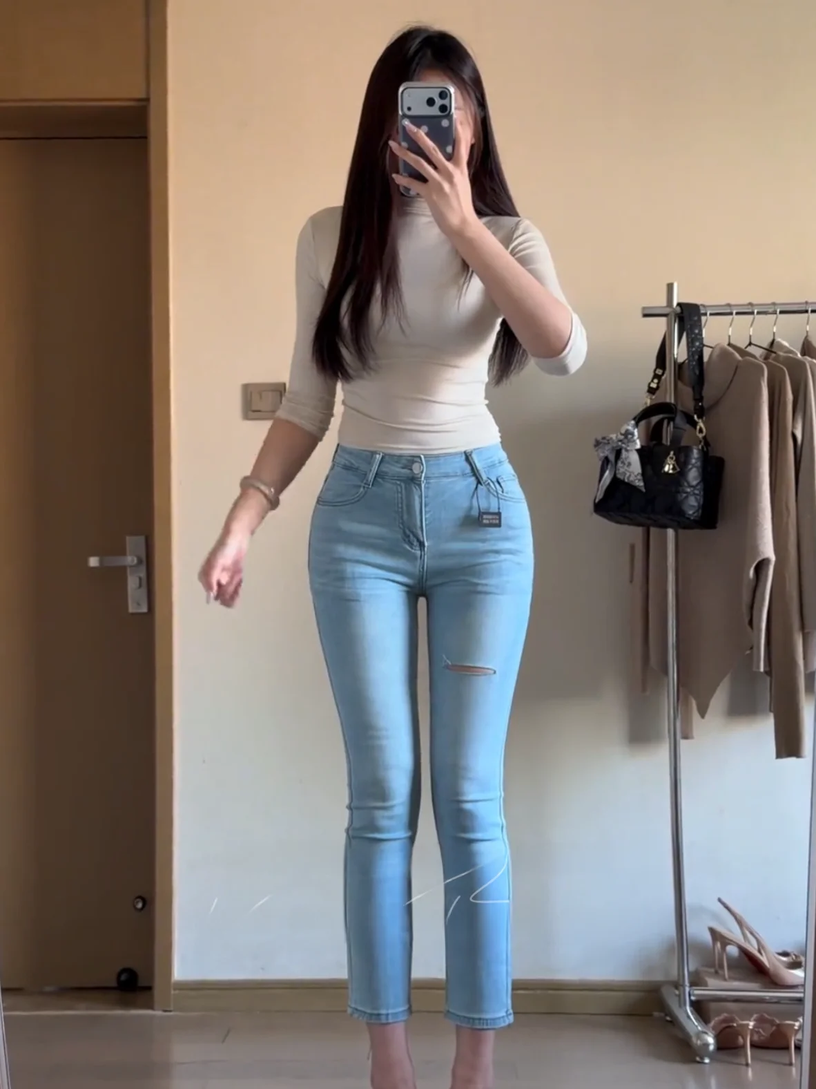 High Waist Stretchy Women's Jeans Korean Sister Vintage Washed Hip Enhancing Skinny Slimming Hole Design Nine Tube Pants
High Waist Stretchy Women's Jeans Korean Sister Vintage Washed Hip Enhancing Skinny Slimming Hole Design Nine Tube Pants