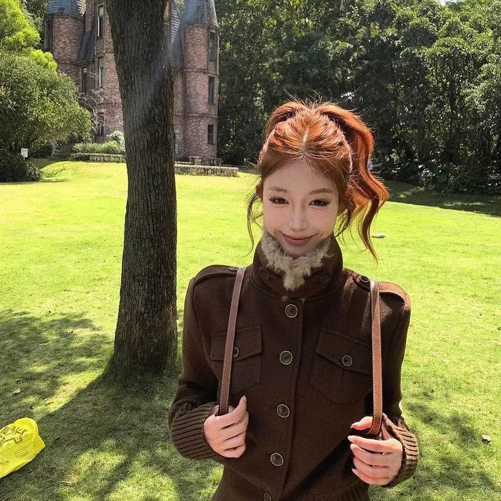 High Necked Brown Fur Collar Jacket Vintage Wool & Blends Subcultural Streetwear Punk Gothic Chaqueta Mujer Overcoat Winter Coat
High Necked Brown Fur Collar Jacket Vintage Wool & Blends Subcultural Streetwear Punk Gothic Chaqueta Mujer Overcoat Winter Coat