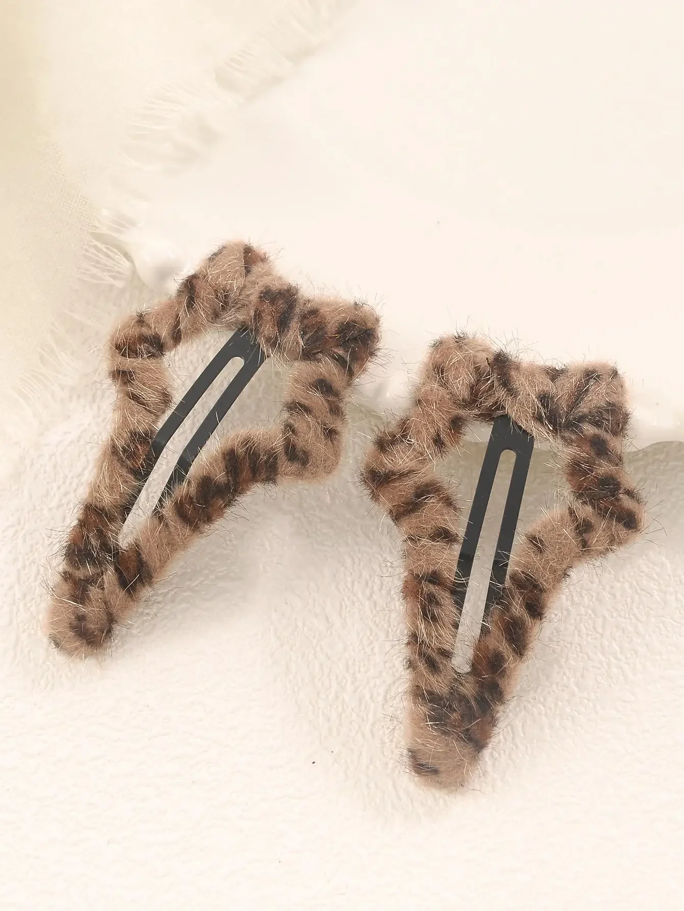 2pcs Women Leopard Pattern Star Decor Fashion Hair Clip For Daily Decoration Casual,Leopard Print Claw Clips Hair Claws Hair Barrettes, Hair Accessories, Head Accessories, Hair Accessories For Women, Hairpin For Outdoor Activities, Vacation, Travel, Outfi
2pcs Women Leopard Pattern Star Decor Fashion Hair Clip For Daily Decoration Casual,Leopard Print Claw Clips Hair Claws Hair Barrettes, Hair Accessories, Head Accessories, Hair Accessories For Women, Hairpin For Outdoor Activities, Vacation, Travel, Outfi