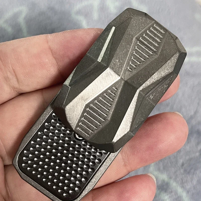 Fingertip Toy Three-stage Metal Adult Decompression Creative Leisure Toy Portable Trendy Play Personality Push Card Gift
Fingertip Toy Three-stage Metal Adult Decompression Creative Leisure Toy Portable Trendy Play Personality Push Card Gift