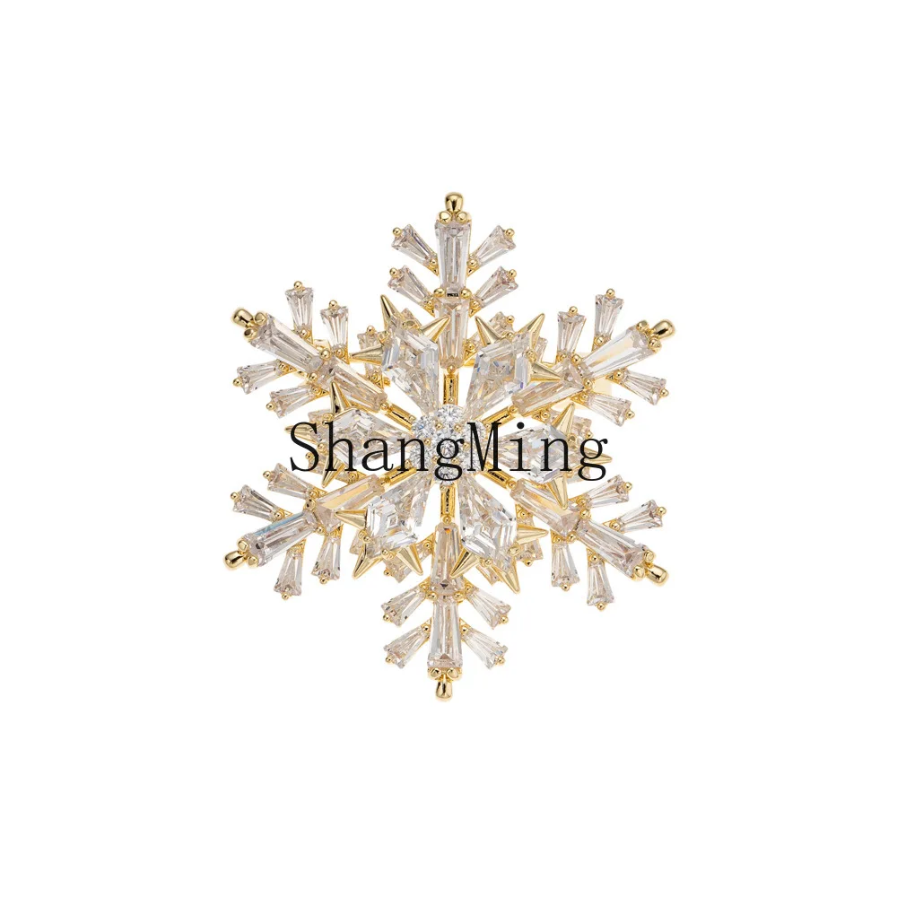 PYH light luxury rotating snowflake brooch Christmas gift fashionable versatile corsage collar pin blazer
PYH light luxury rotating snowflake brooch Christmas gift fashionable versatile corsage collar pin blazer