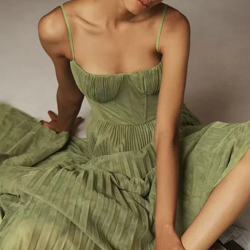 Female Hollow Backless Bridesmaid Dress Spring High Street Solid Girdling Pleat Long Dress Elegant Women Solid Tube Tops Dress
Female Hollow Backless Bridesmaid Dress Spring High Street Solid Girdling Pleat Long Dress Elegant Women Solid Tube Tops Dress