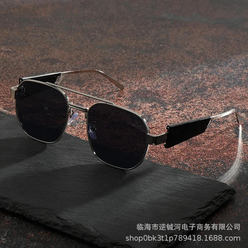 Unisex Dual Bridge Polygon Acetate SunglassesMetal Frame Hexagonal Lens, Retro ToneProtectionAnti Glare Driving Fashion Eyewear
Unisex Dual Bridge Polygon Acetate SunglassesMetal Frame Hexagonal Lens, Retro ToneProtectionAnti Glare Driving Fashion Eyewear