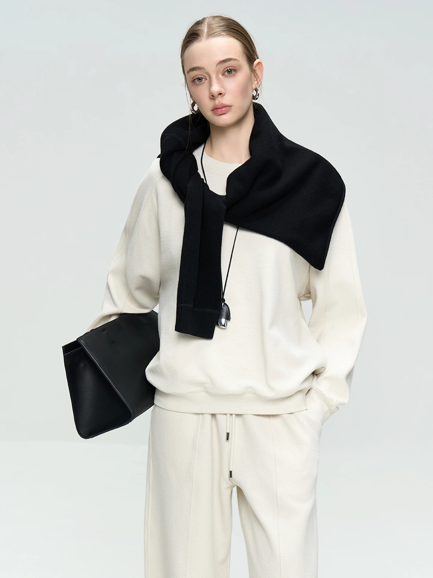 LUR Women's Long Sleeve Hoodie Spring 2026 Loose Casual Fashionable Outerwear Pure Color Comfortable Cotton Blend Top
LUR Women's Long Sleeve Hoodie Spring 2026 Loose Casual Fashionable Outerwear Pure Color Comfortable Cotton Blend Top