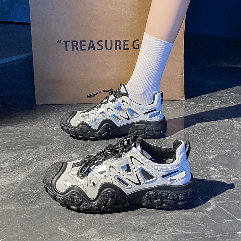 Hollow Craft Men Sports Shoes Exquisite Hollow Design Breathable Mesh Light Sole for Summer Activities Under Hot Sunlight
Hollow Craft Men Sports Shoes Exquisite Hollow Design Breathable Mesh Light Sole for Summer Activities Under Hot Sunlight