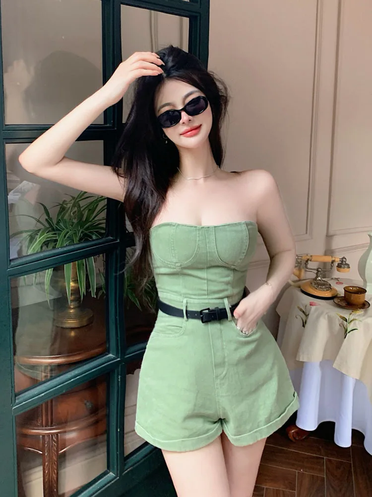 Niche Design New Women's Clothing 2023 Summer Retro Design Sexy Denim Chest Wrapped Jumpsuit Fashion Shorts With Belt
Niche Design New Women's Clothing 2023 Summer Retro Design Sexy Denim Chest Wrapped Jumpsuit Fashion Shorts With Belt