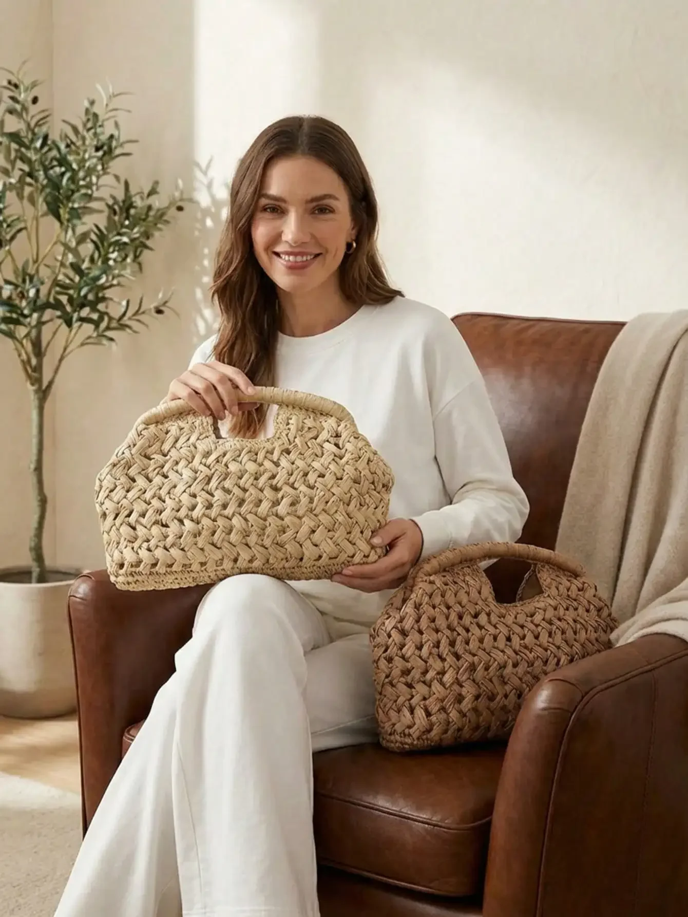 Handmade Woven Handbag For Women, New Style, High-End Texture, Beach Vacation Handbag For Daily Commuting. It Can Hold Keys, Mobile Phone And Cosmetic Items.
Handmade Woven Handbag For Women, New Style, High-End Texture, Beach Vacation Handbag For Daily Commuting. It Can Hold Keys, Mobile Phone And Cosmetic Items.