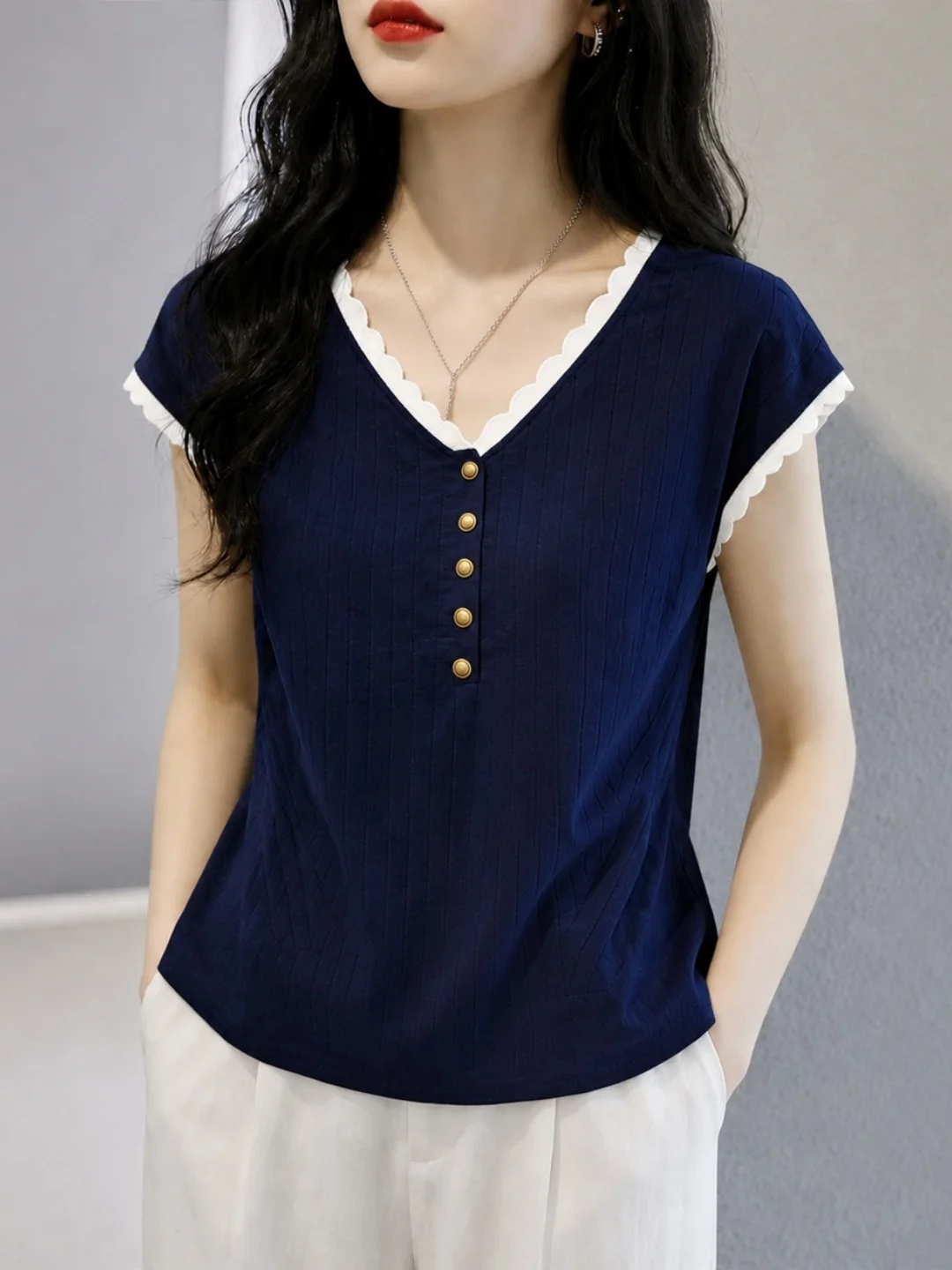 Fashionable V-Neck Short Sleeve T-Shirt Color Block Design Sensible Summer New Arrival Women's Korean Style Straight Cut Top
Fashionable V-Neck Short Sleeve T-Shirt Color Block Design Sensible Summer New Arrival Women's Korean Style Straight Cut Top
