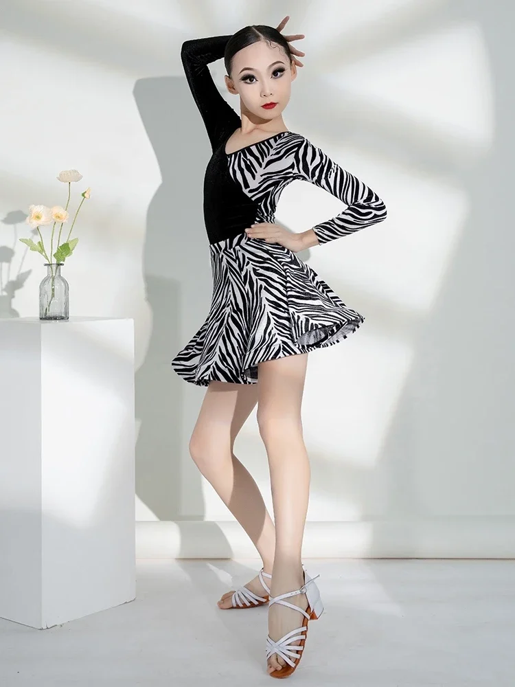 New Autumn Winter Long Sleeve Latin Dance Training Clothes for Girls Professional Performance Practice Clothes
New Autumn Winter Long Sleeve Latin Dance Training Clothes for Girls Professional Performance Practice Clothes