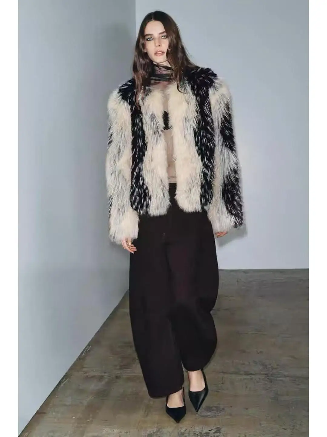 Ele ort Пальто с эффектом искусственного меха Верхняя одежда Осень Зима Женская мода Sle Молодежная прямая облегающая одежда
Ele ort Пальто с эффектом искусственного меха Верхняя одежда Осень Зима Женская мода Sle Молодежная прямая облегающая одежда